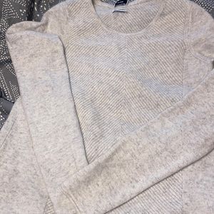 GUC Vince long sleeve cashmere sweater sz L oatmeal color